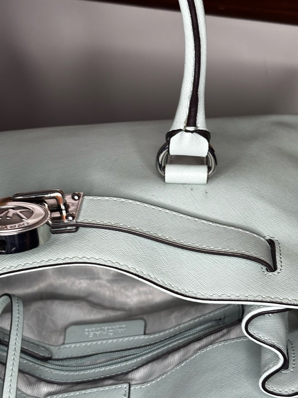 Michael Kors Hamilton Mint Green Saffiano Leather Satchel Tote Silver Lock Bag - Picture 16 of 16